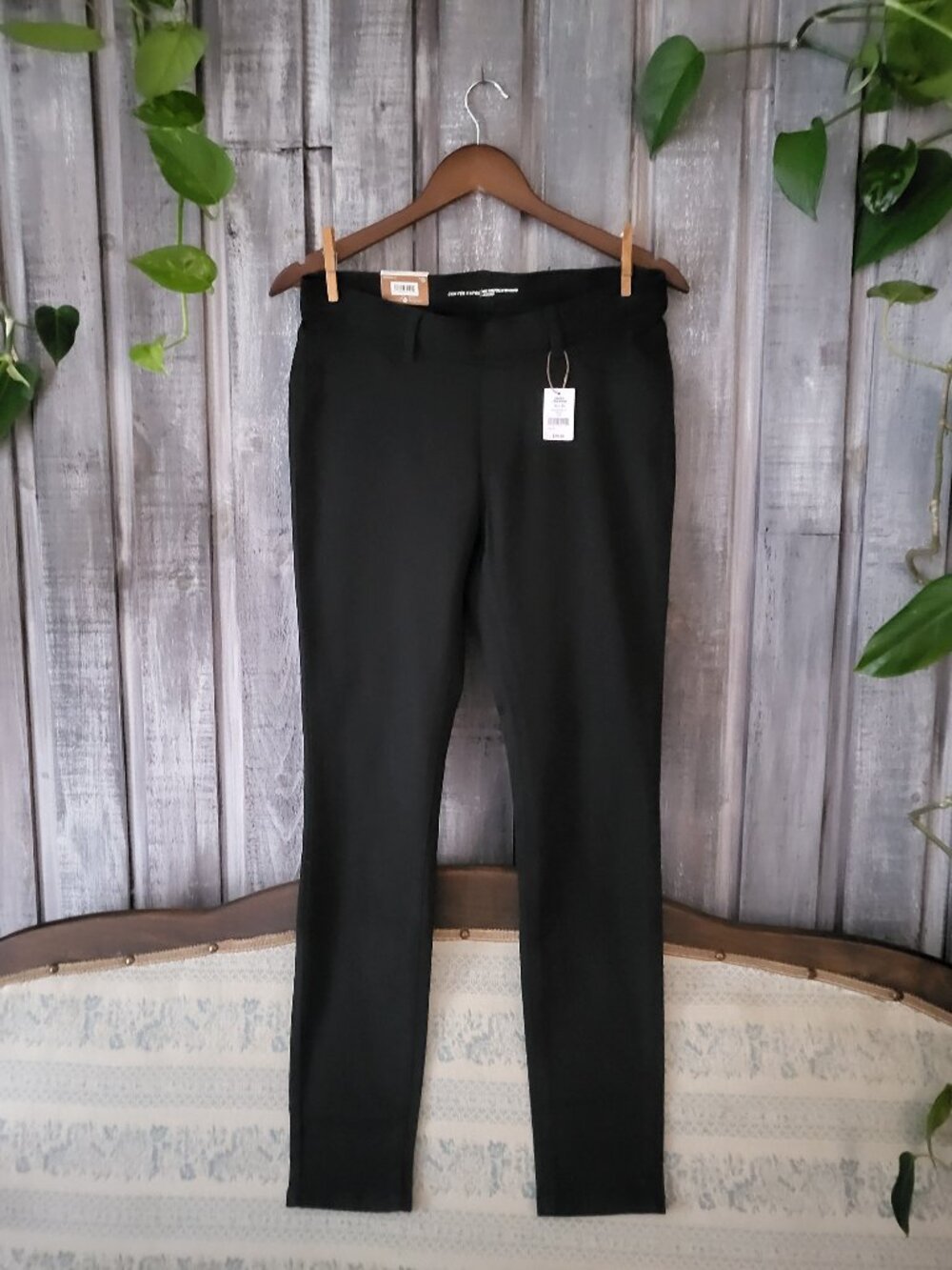 NWT Black Mid Rise Jegging Slim Fit Pants Size 10x29